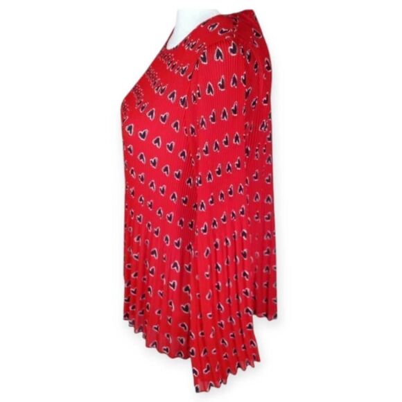 ROSE & OLIVE RED & BLACK HEART PRINTED FLARE SLEEVE BLOUSE SZ.L EUC. - Picture 2 of 5